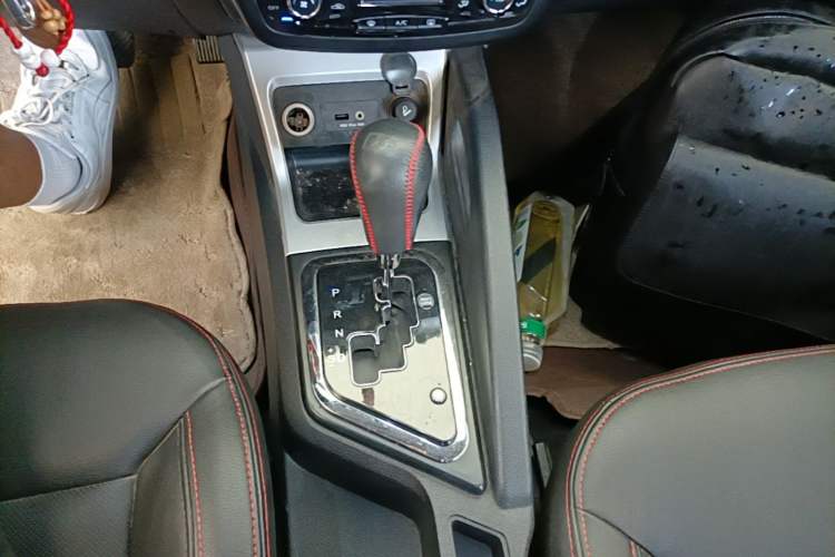 Used JAC Group Refine S3 2016 1.5L CVT Luxury Smart Premium Edition Gear Lever