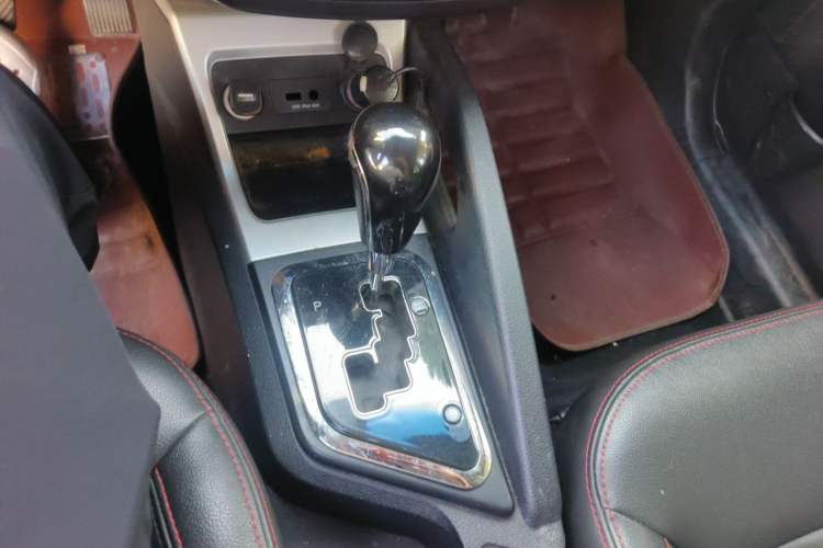 Used JAC Group Refine S3 2016 1.5L CVT Luxury Smart Version Gear Lever