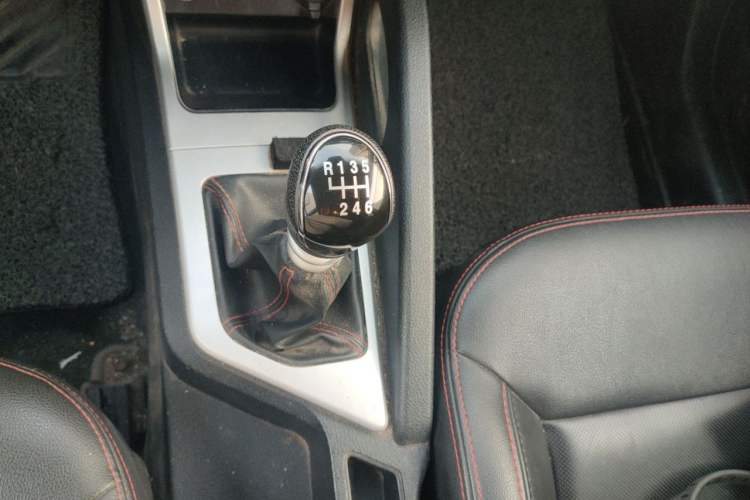 Used JAC Group Refine S3 2016 1.5L Manual Luxury Smart Version Gear Lever
