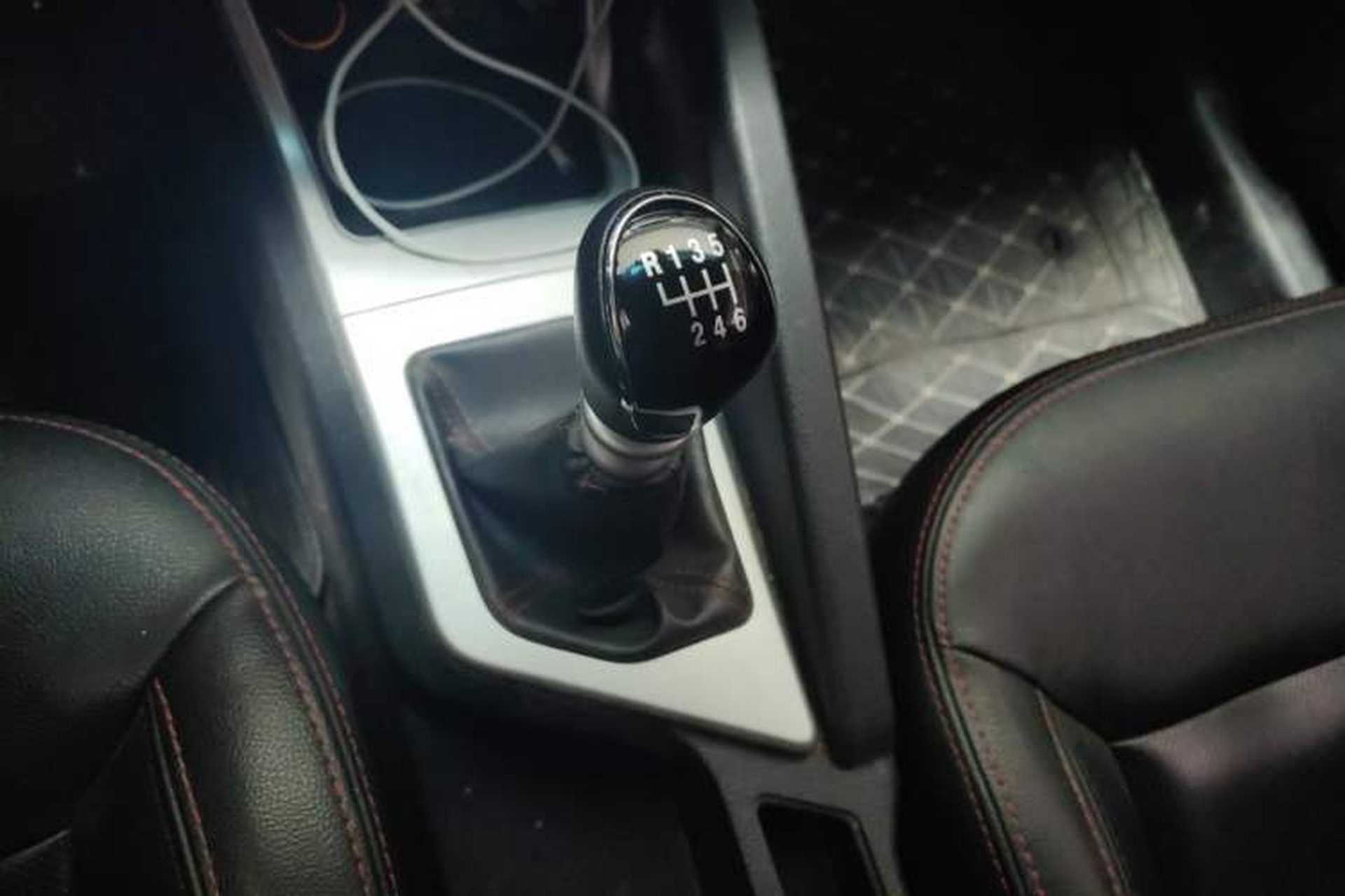 Used JAC Group Refine S3 2016 1.5L Manual Luxury Smart Premium Edition Gear Lever