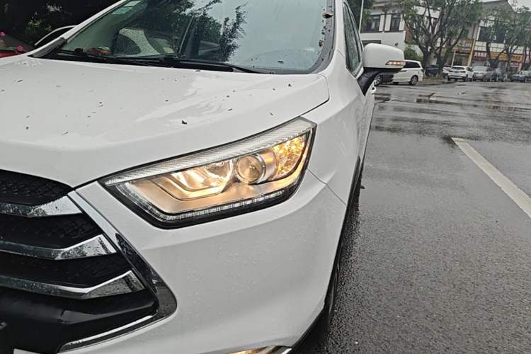 Used JAC Group Refine S3 2016 1.5L Manual Luxury Smart Version Left Front Headlight