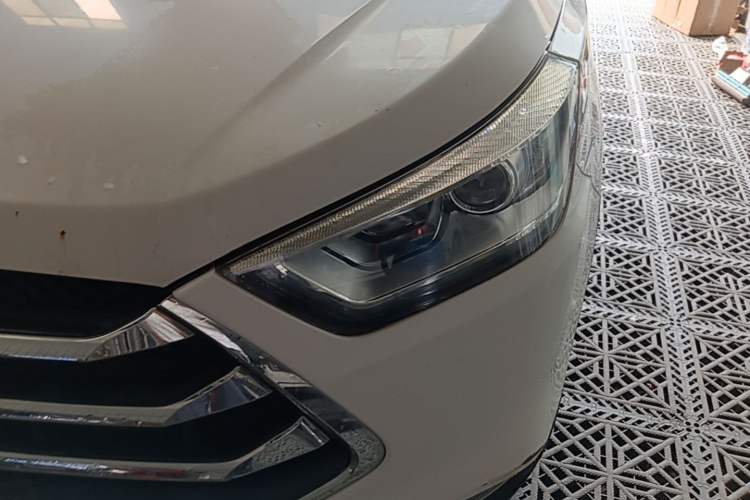 Used JAC Group Refine S3 2016 1.5L Manual Luxury Smart Version Left Front Headlight