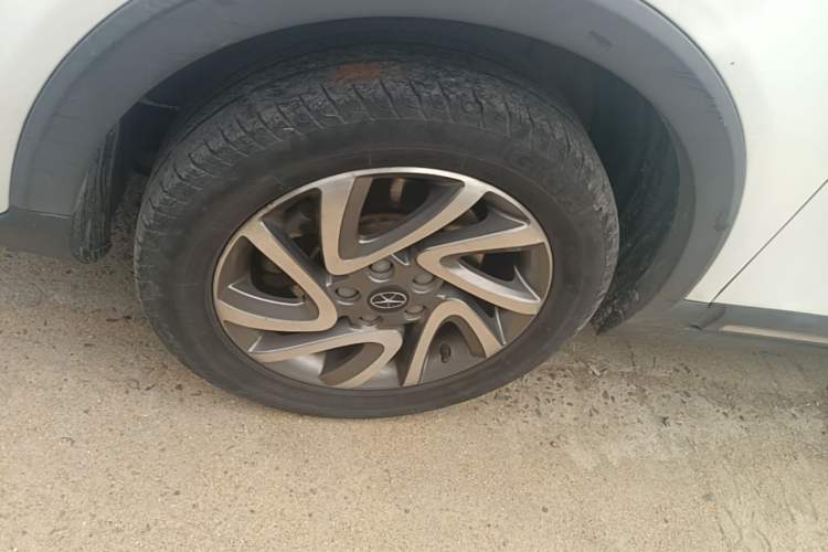 Used JAC Group Refine S3 2016 1.5L CVT Luxury Smart Version Left Front Wheel Hub