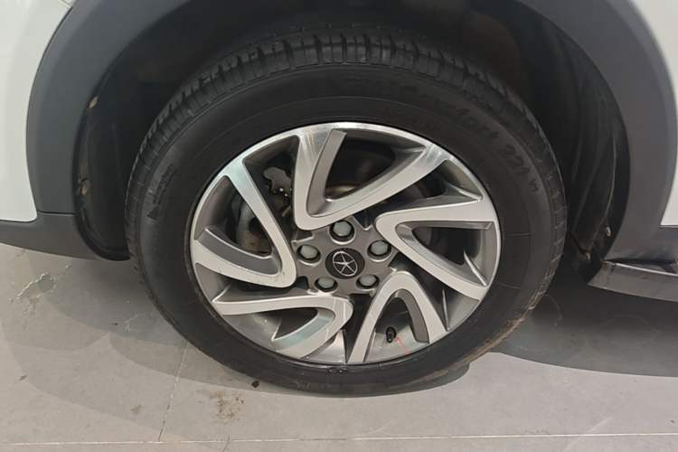 Used JAC Group Refine S3 2016 1.5L CVT Luxury Smart Premium Edition Left Front Wheel Hub