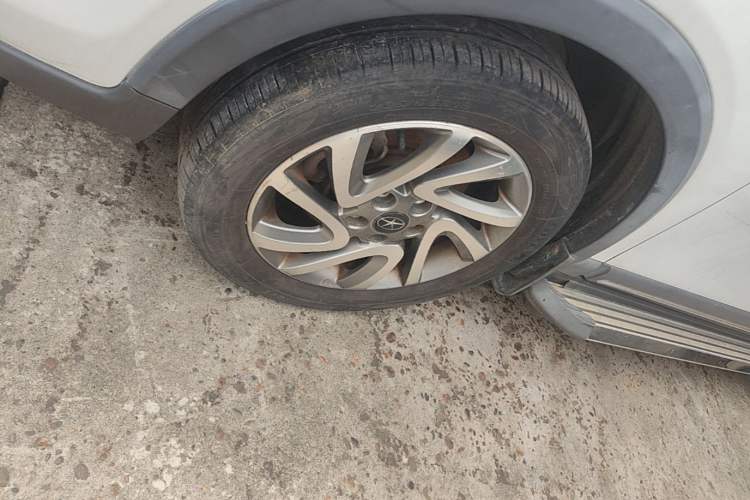 Used JAC Group Refine S3 2016 1.5L CVT Luxury Smart Version Left Front Wheel Hub