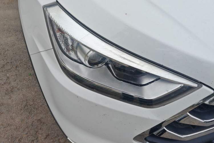 Used JAC Group Refine S3 2016 1.5L Manual Luxury Smart Version Right Front Headlight