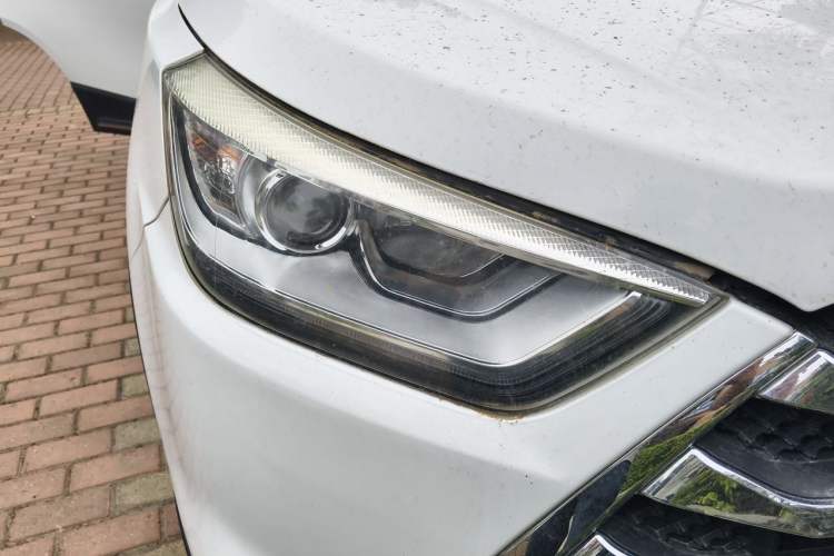 Used JAC Group Refine S3 2016 1.5L CVT Luxury Smart Version Right Front Headlight