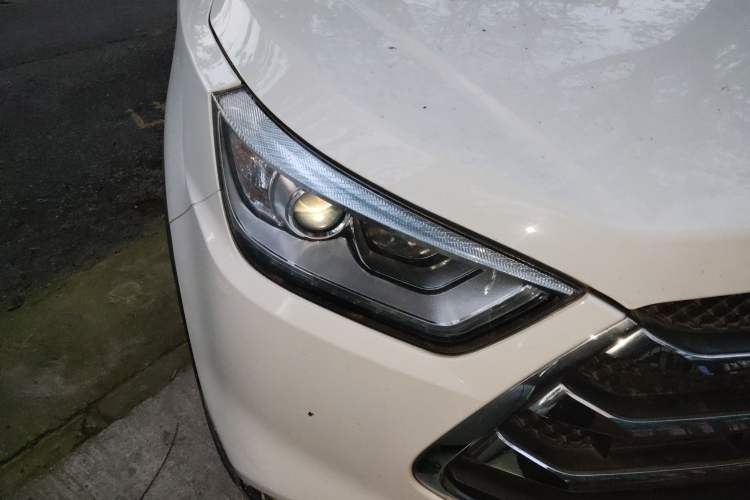 Used JAC Group Refine S3 2016 1.5L Manual Luxury Smart Version Right Front Headlight