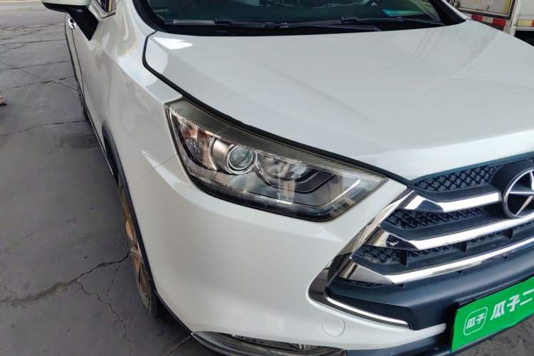 Used JAC Group Refine S3 2016 1.5L Manual Luxury Smart Version Right Front Headlight