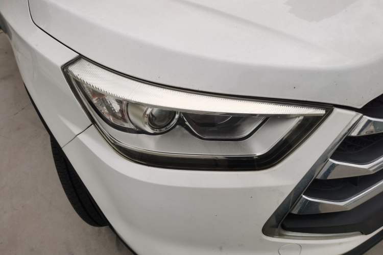 Used JAC Group Refine S3 2016 1.5L Manual Luxury Smart Premium Edition Right Front Headlight