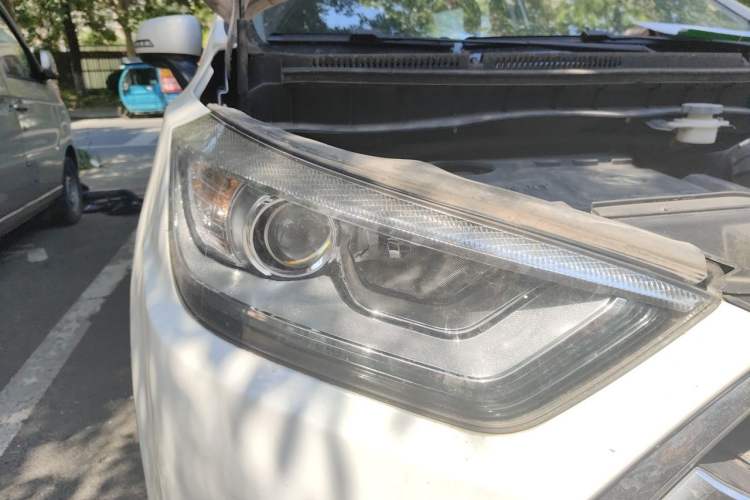 Used JAC Group Refine S3 2016 1.5L Manual Luxury Smart Version Right Front Headlight