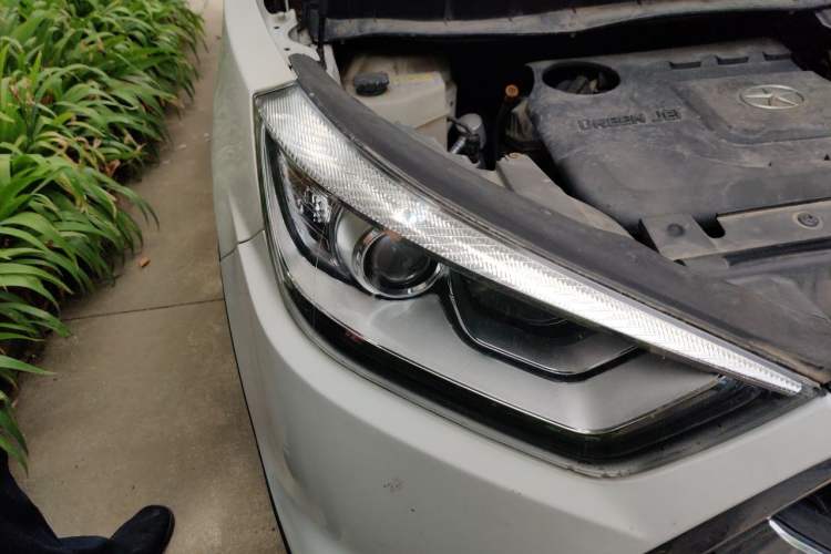 Used JAC Group Refine S3 2016 1.5L CVT Luxury Smart Version Right Front Headlight