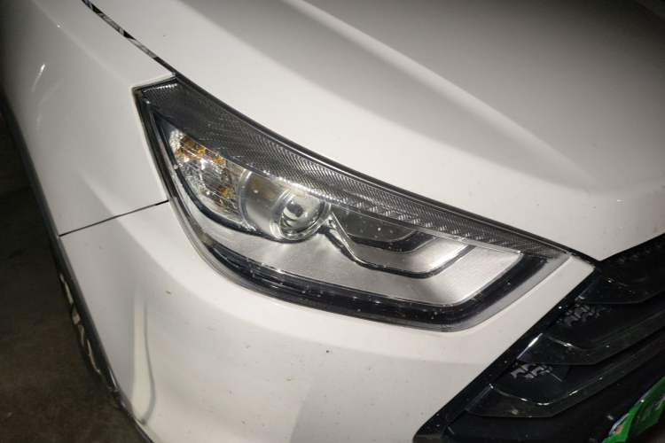 Used JAC Group Refine S3 2016 1.5L Manual Luxury Smart Premium Edition Right Front Headlight