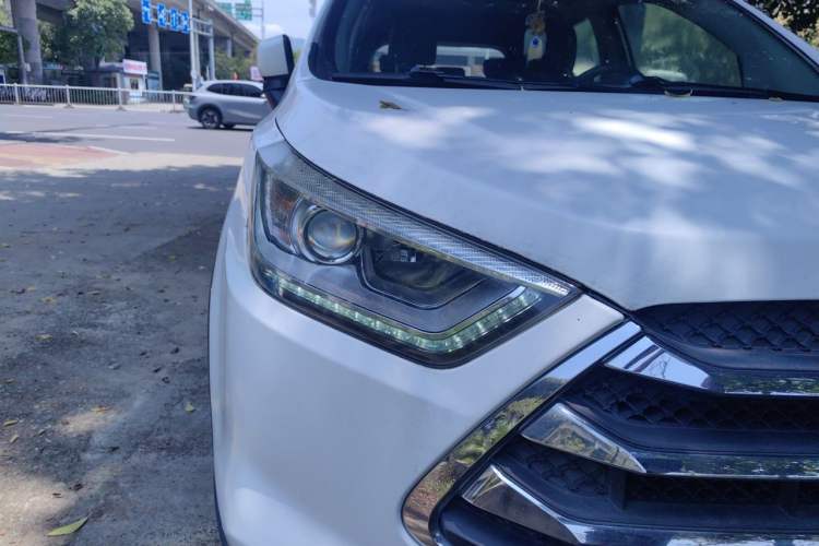 Used JAC Group Refine S3 2016 1.5L CVT Luxury Smart Version Right Front Headlight
