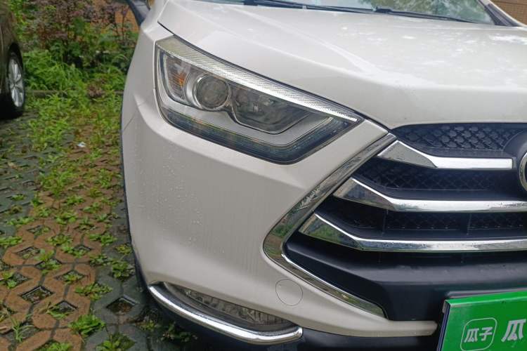 Used JAC Group Refine S3 2016 1.5L CVT Luxury Smart Version Right Front Headlight