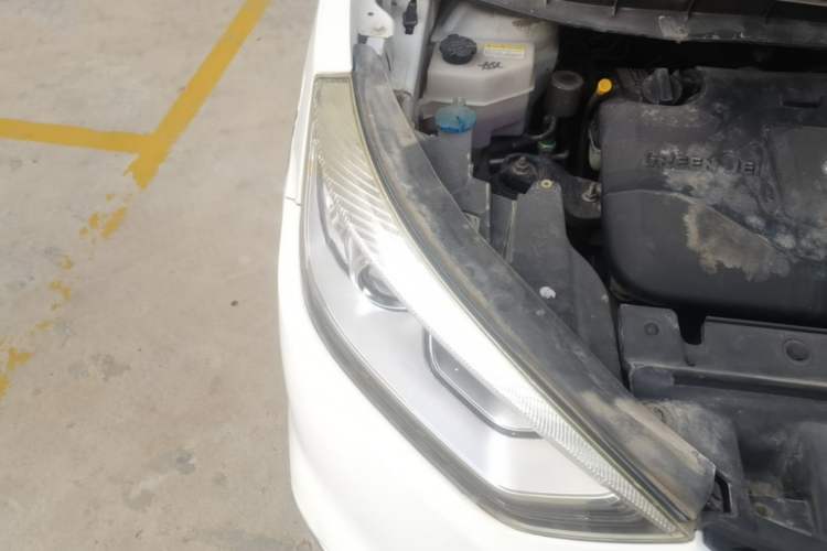 Used JAC Group Refine S3 2016 1.5L Manual Luxury Smart Version Right Front Headlight