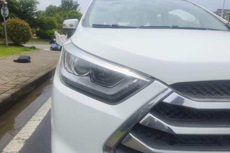 Used JAC Group Refine S3 2016 1.5L CVT Luxury Smart Version Right Front Headlight