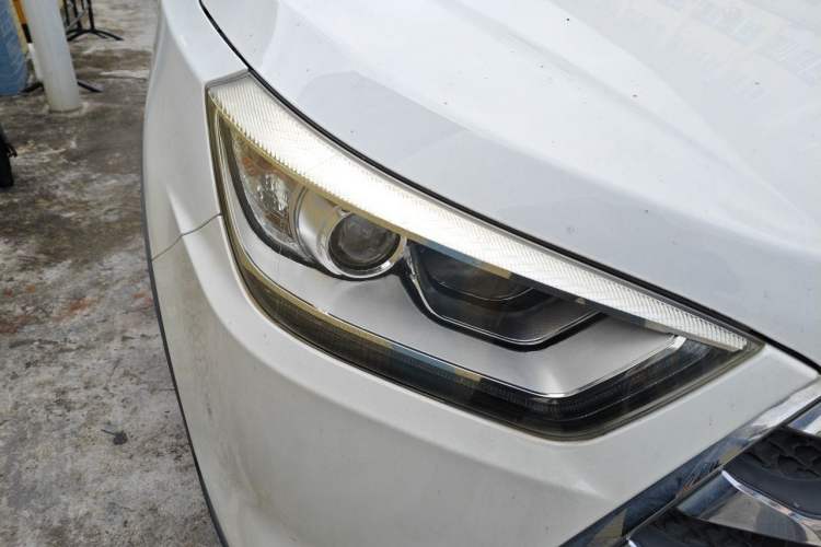 Used JAC Group Refine S3 2016 1.5L Manual Luxury Smart Version Right Front Headlight
