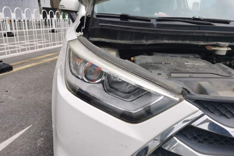 Used JAC Group Refine S3 2016 1.5L CVT Luxury Smart Version Right Front Headlight