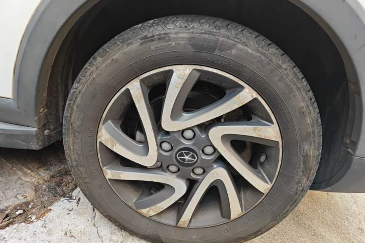 Used JAC Group Refine S3 2016 1.5L CVT Luxury Smart Version Right Front Wheel Hub