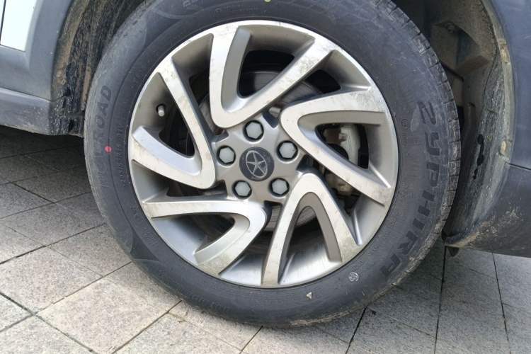 Used JAC Group Refine S3 2016 1.5L CVT Luxury Smart Version Right Front Wheel Hub