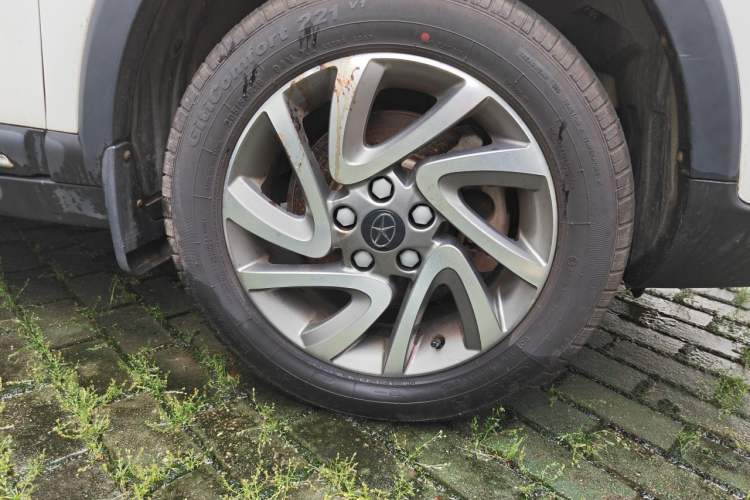 Used JAC Group Refine S3 2016 1.5L Manual Luxury Smart Version Right Front Wheel Hub