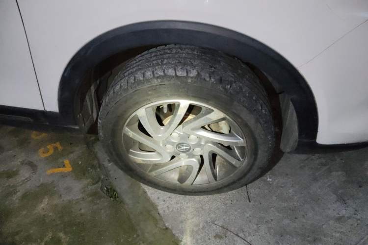 Used JAC Group Refine S3 2016 1.5L Manual Luxury Smart Version Right Front Wheel Hub