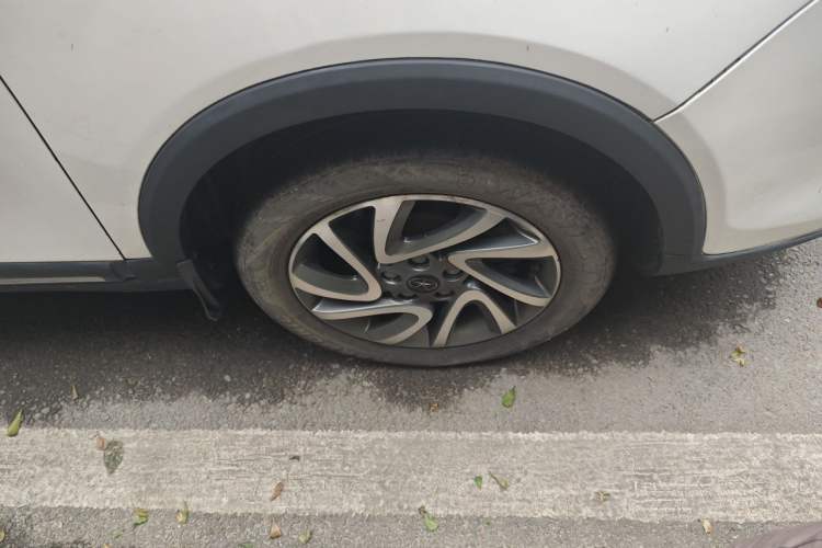 Used JAC Group Refine S3 2016 1.5L CVT Luxury Smart Version Right Front Wheel Hub
