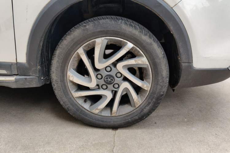 Used JAC Group Refine S3 2016 1.5L CVT Luxury Smart Version Right Front Wheel Hub