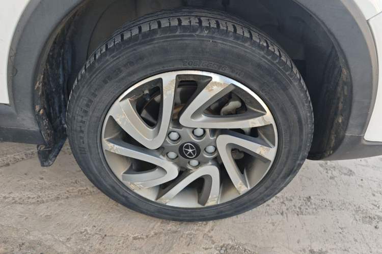 Used JAC Group Refine S3 2016 1.5L Manual Luxury Smart Version Right Front Wheel Hub