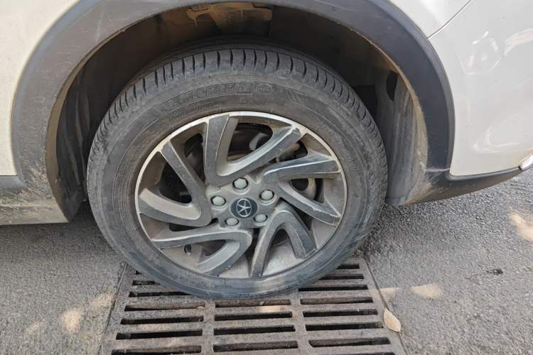 Used JAC Group Refine S3 2016 1.5L Manual Luxury Model Right Front Wheel Hub
