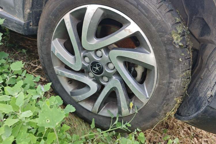 Used JAC Group Refine S3 2016 1.5L Manual Luxury Model Right Front Wheel Hub