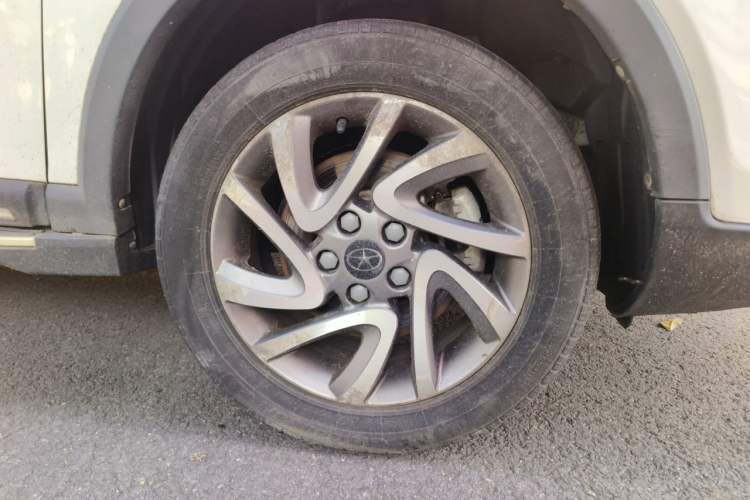Used JAC Group Refine S3 2016 1.5L CVT Luxury Smart Version Right Front Wheel Hub