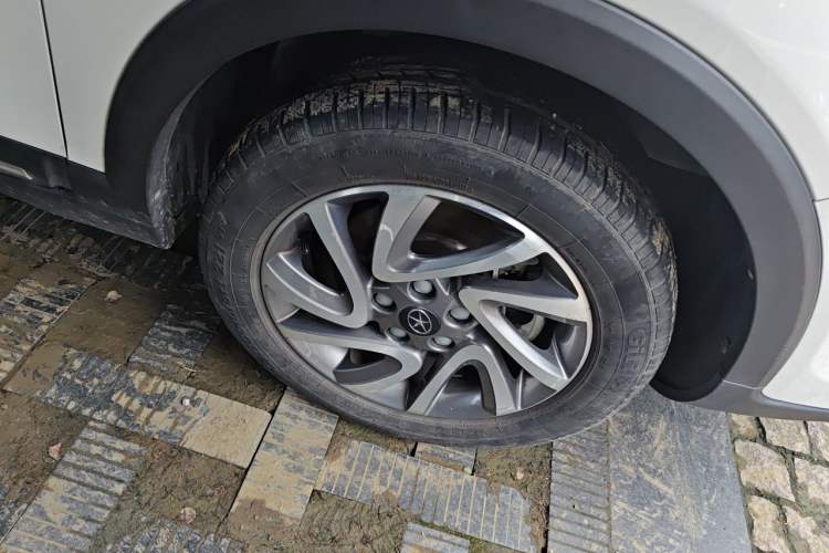 Used JAC Group Refine S3 2016 1.5L CVT Luxury Smart Version Right Front Wheel Hub