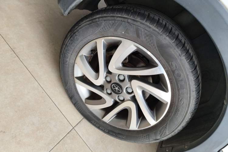 Used JAC Group Refine S3 2016 1.5L CVT Luxury Smart Version Right Rear Wheel Hub