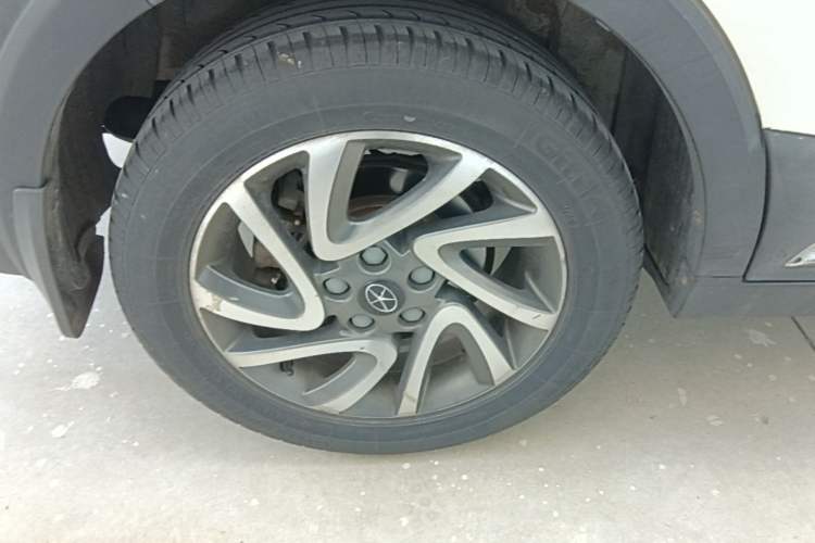 Used JAC Group Refine S3 2016 1.5L CVT Luxury Smart Version Right Rear Wheel Hub