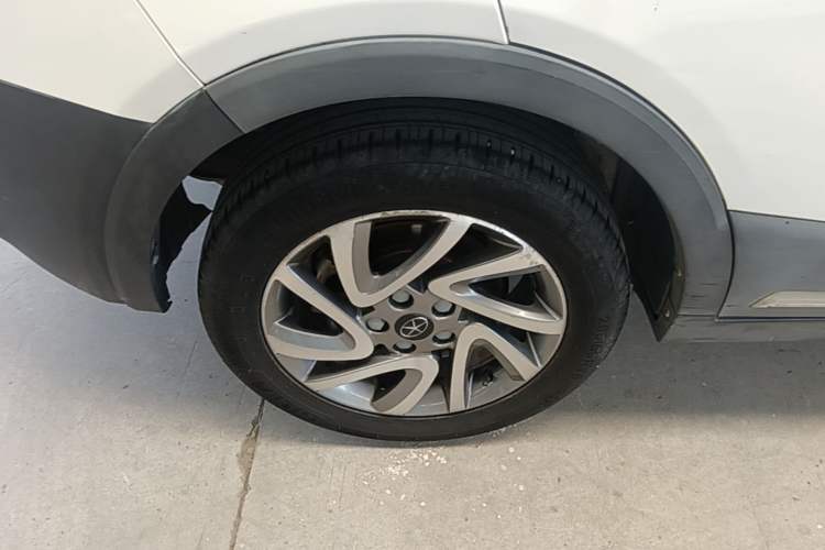 Used JAC Group Refine S3 2016 1.5L CVT Luxury Smart Version Right Rear Wheel Hub