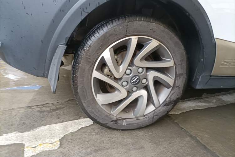 Used JAC Group Refine S3 2016 1.5L CVT Luxury Smart Premium Edition Right Rear Wheel Hub