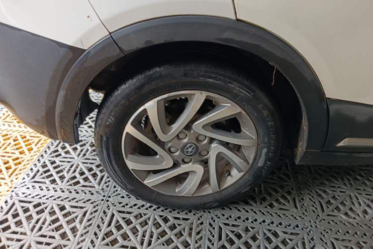 Used JAC Group Refine S3 2016 1.5L Manual Luxury Smart Version Right Rear Wheel Hub