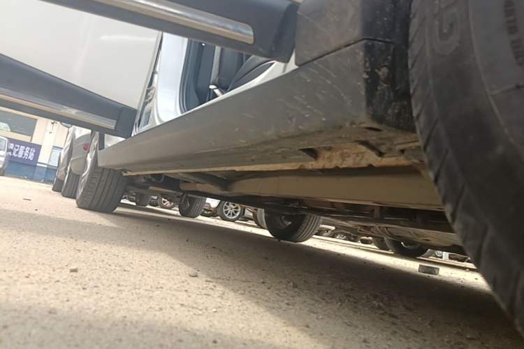 Used JAC Group Refine S3 2016 1.5L CVT Luxury Smart Version Right Side Sill