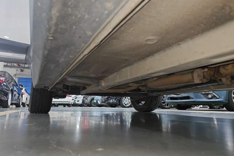 Used JAC Group Refine S3 2016 1.5L Manual Luxury Smart Version Right Side Sill