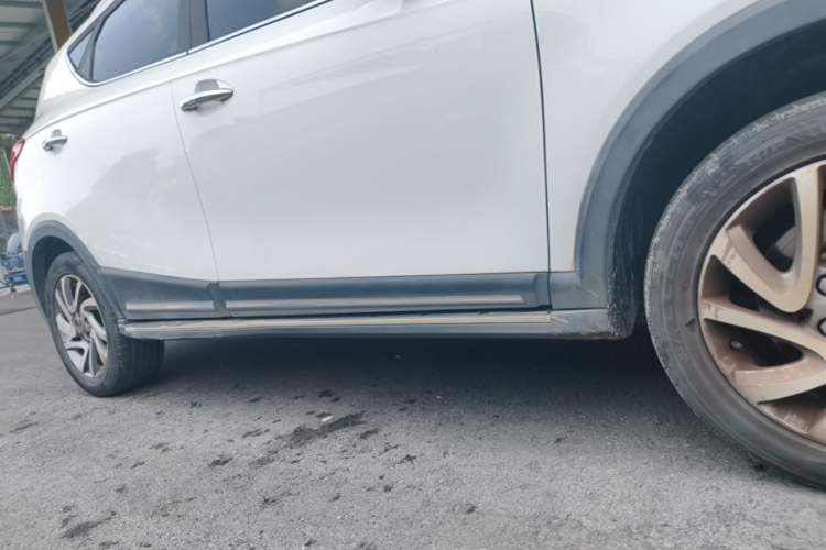 Used JAC Group Refine S3 2016 1.5L CVT Luxury Smart Version Right Side Sill
