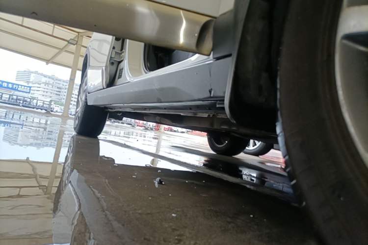 Used JAC Group Refine S3 2016 1.5L CVT Luxury Smart Premium Edition Right Side Sill