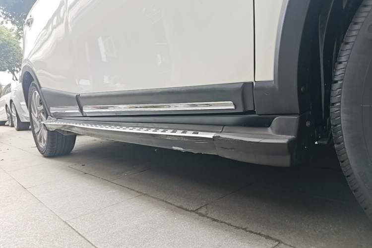 Used JAC Group Refine S3 2016 1.5L CVT Luxury Smart Version Right Side Sill