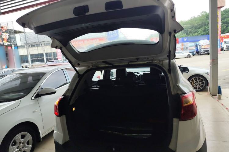 Used JAC Group Refine S3 2016 1.5L CVT Luxury Smart Version Trunk