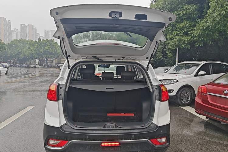 Used JAC Group Refine S3 2016 1.5L Manual Luxury Smart Version Trunk