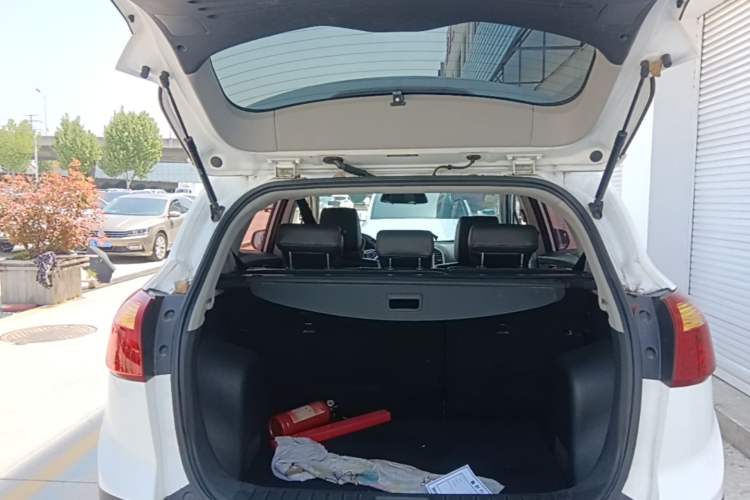 Used JAC Group Refine S3 2016 1.5L CVT Luxury Smart Version Trunk
