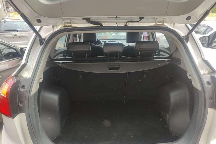 Used JAC Group Refine S3 2016 1.5L CVT Luxury Smart Version Trunk