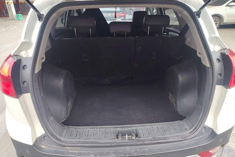 Used JAC Group Refine S3 2016 1.5L Manual Luxury Smart Version Trunk