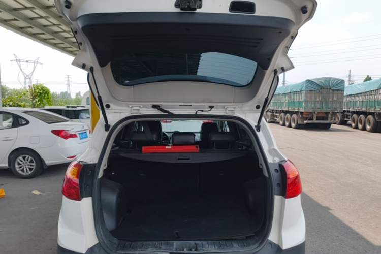 Used JAC Group Refine S3 2016 1.5L CVT Luxury Smart Version Trunk